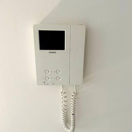#215 1 Bed Serviced Apartment 더비 외부 사진