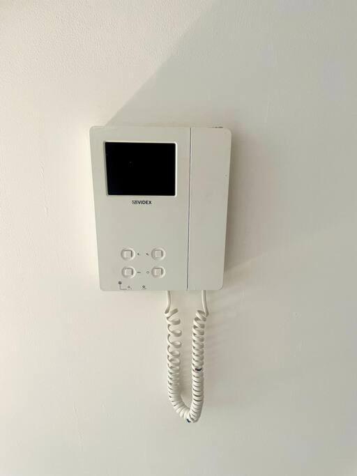#215 1 Bed Serviced Apartment 더비 외부 사진